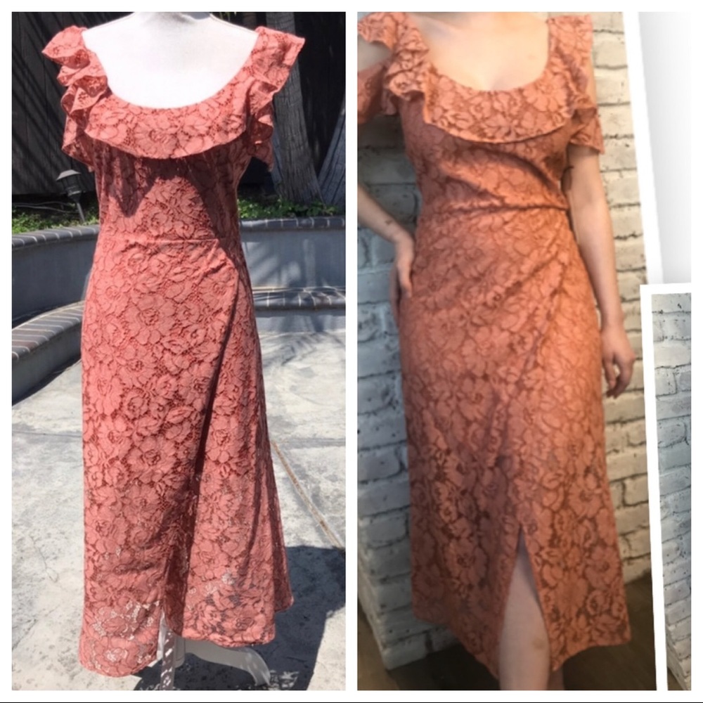 🆕 Ali & Jay Blush Lace Dress